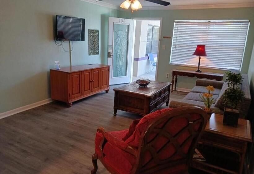 غرفة قياسية لذوى الاحتياجات الخاصة, Royal North Beach