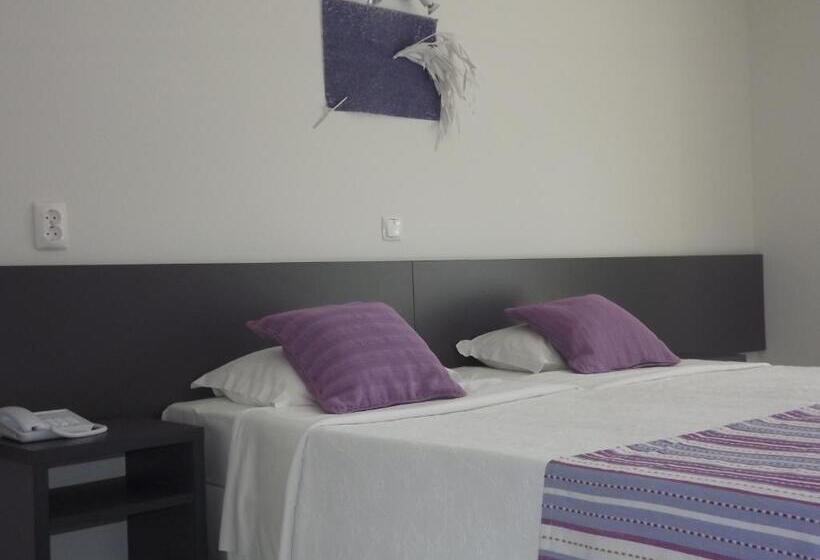 غرفة قياسية, Boutique & Villas Boliqueime