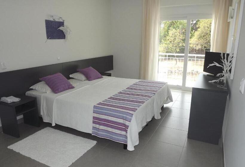 غرفة قياسية, Boutique & Villas Boliqueime