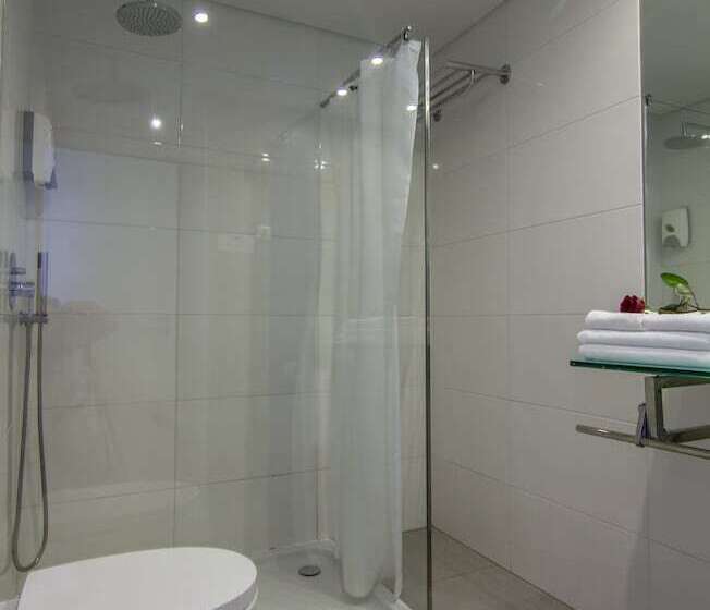 غرفة قياسية ثلاثية, Boutique & Villas Boliqueime