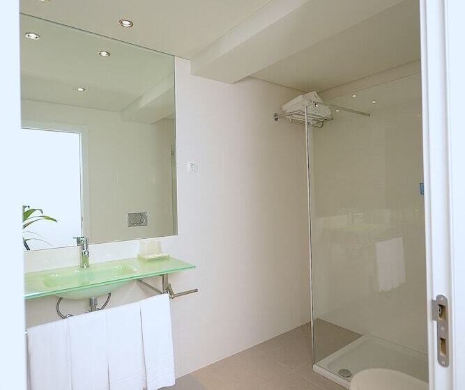 غرفة قياسية ثلاثية, Boutique & Villas Boliqueime