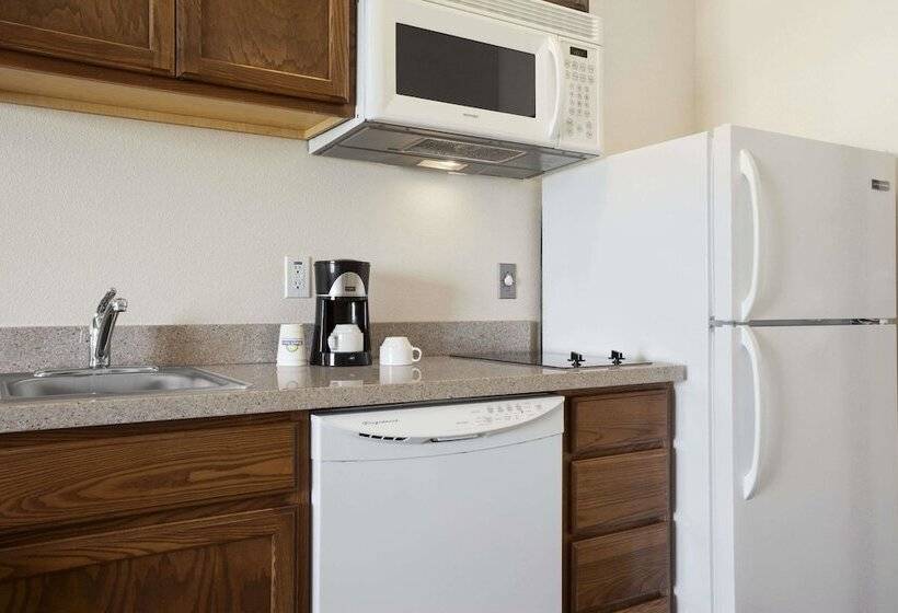 스위트, Days Inn & Suites By Wyndham Columbus Ne