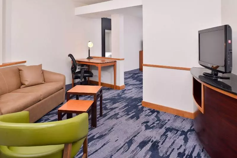 キングサイドベッドのスタンダードワンルーム, Fairfield Inn And Suites By Marriott Birmingham Pelham/i 65