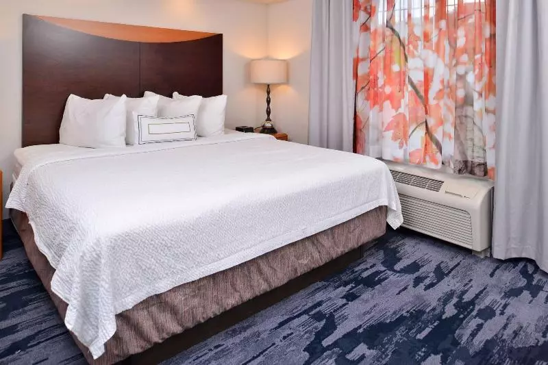 キングサイドベッドのスタンダードワンルーム, Fairfield Inn And Suites By Marriott Birmingham Pelham/i 65