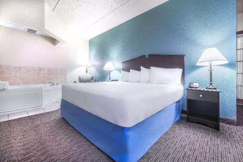 デラックススイート, Americinn By Wyndham Green Bay East