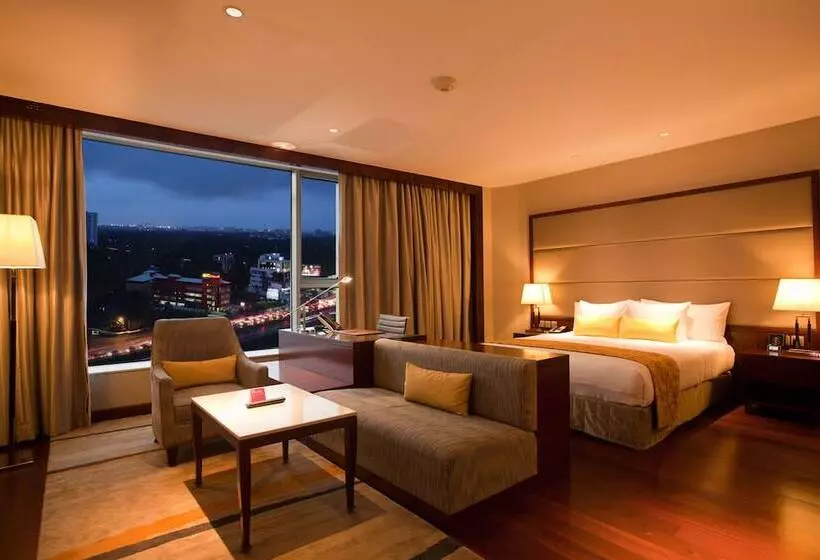 プレミアムルーム, Crowne Plaza Kochi, An Ihg