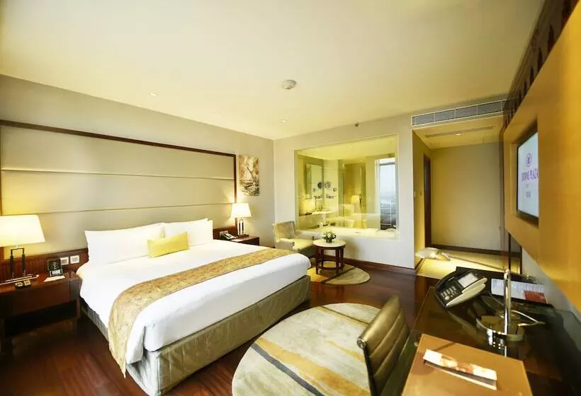 プレミアムルーム, Crowne Plaza Kochi, An Ihg