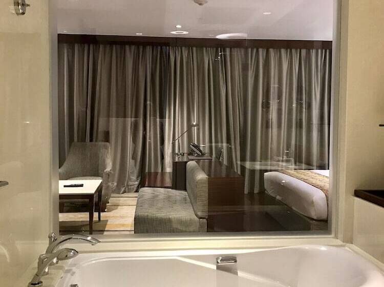 غرفة بريميوم, Crowne Plaza Kochi, An Ihg