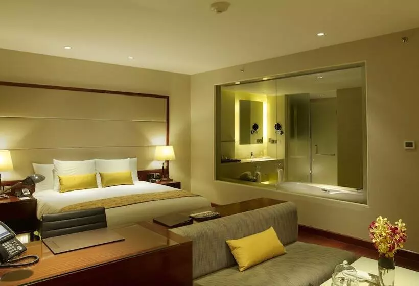 プレミアムルーム, Crowne Plaza Kochi, An Ihg