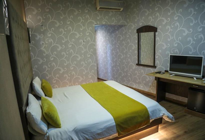 اتاق لوکس, Eden