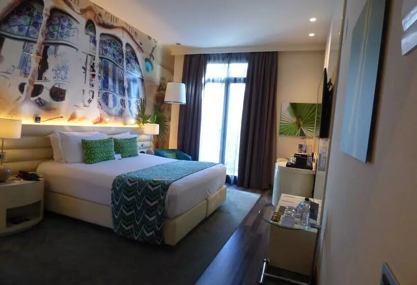 Premium Room City View, Indigo Barcelona Plaza Catalunya 4sup, An Ihg