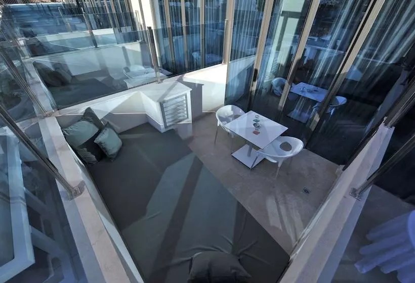 سوییت با چشمانداز استخر, Indigo Barcelona Plaza Catalunya 4sup, An Ihg