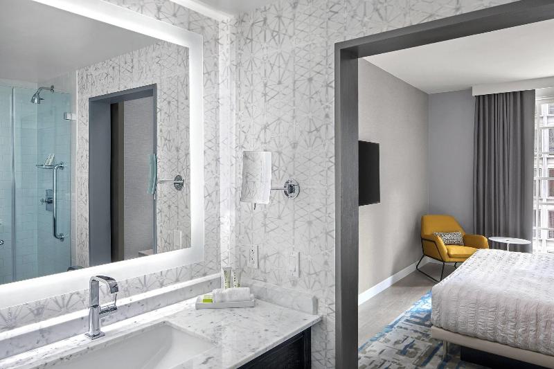Executive Room King Size Bed, Le Méridien Philadelphia