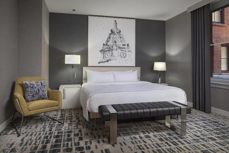 Executive Room King Size Bed, Le Méridien Philadelphia
