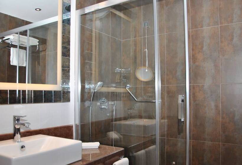 Standard Room, Mercure Istanbul Altunizade