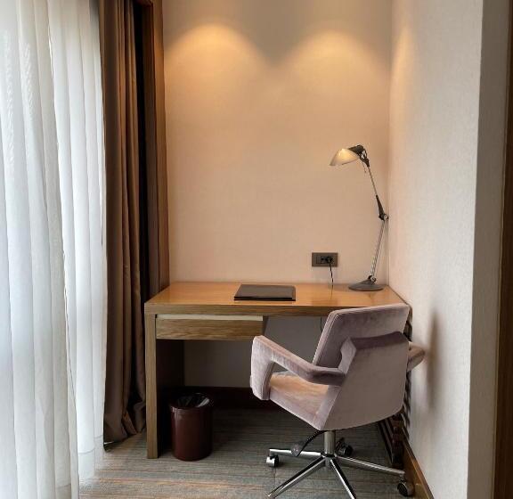 Junior Suite, Mercure Istanbul Altunizade