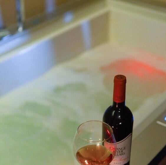 جناح ملكى, New World Suites