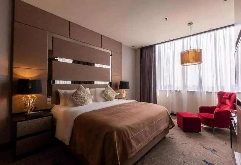 اتاق اجرایی, New World Suites