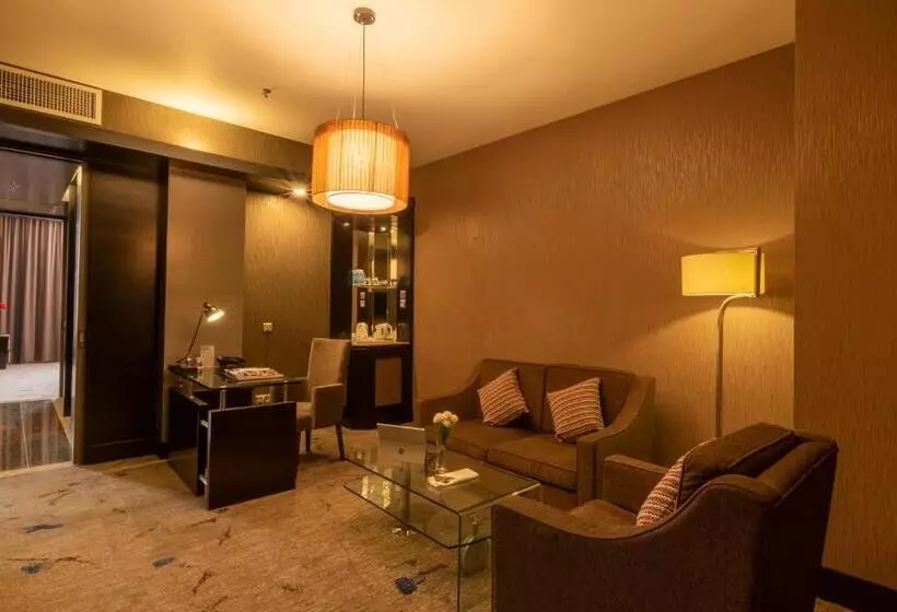 سوییت, New World Suites