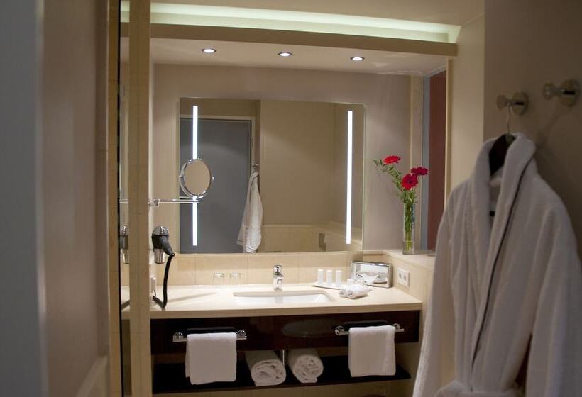 Полулюкс, Parkhotel Stuttgart Messe Airport