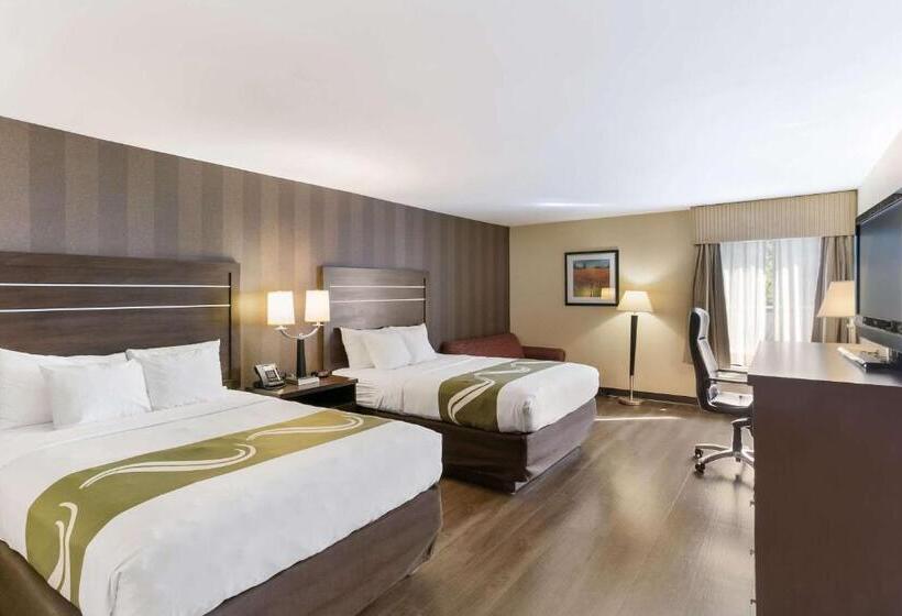 带2个双人床的标准工作室, Quality Inn & Suites Bel Air I 95 Exit 77a