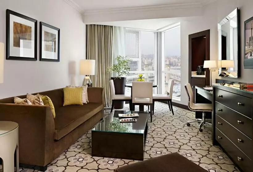 景色の見えるジュニアスイート, Swissotel Makkah