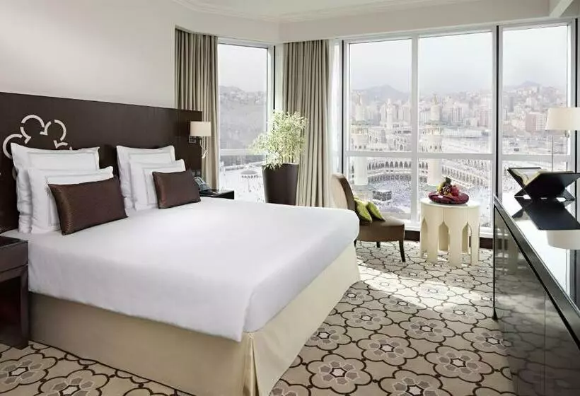 景色の見えるジュニアスイート, Swissotel Makkah