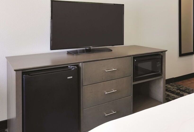 Номер Executive, La Quinta By Wyndham Tyler South