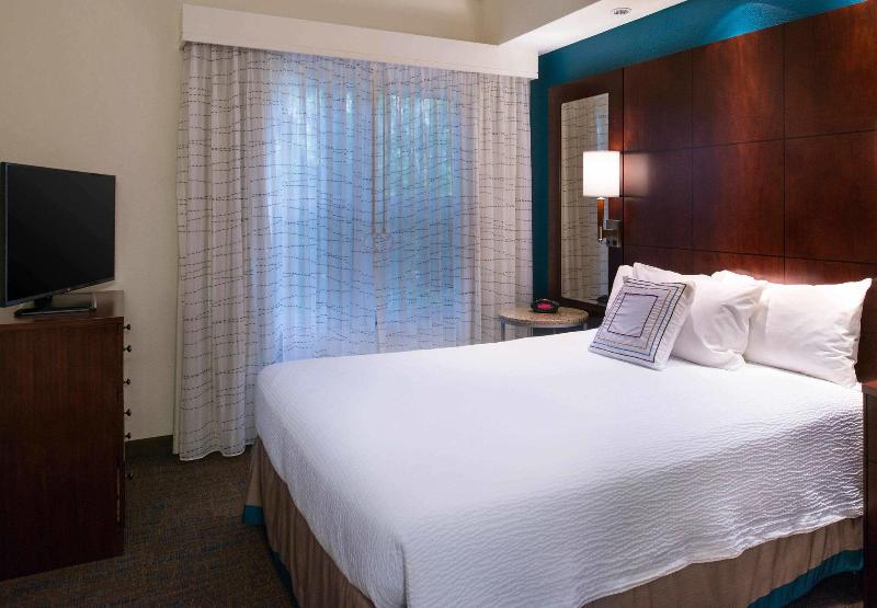 带大床的标准工作室, Residence Inn Gainesville I 75