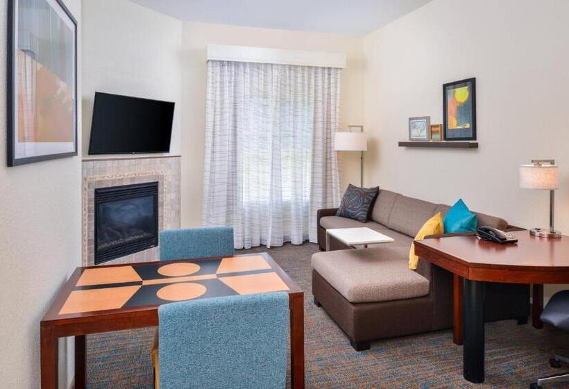 מיטת קינג בסוויטה, Residence Inn By Marriott Harrisonburg