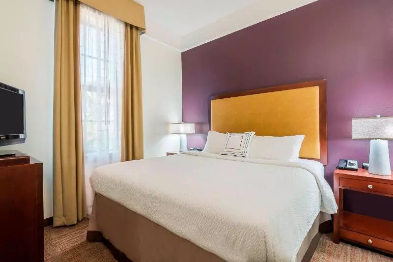 Sviitti King-vuode, Residence Inn Savannah Downtown Historic District