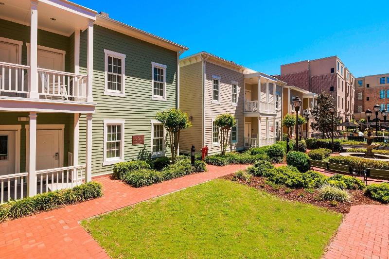 带大床的标准工作室, Residence Inn Savannah Downtown Historic District