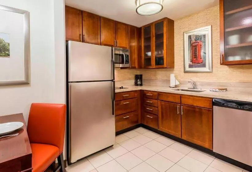 Standard-studio, Residence Inn Savannah Downtown Historic District