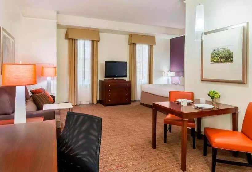 Standard-studio, Residence Inn Savannah Downtown Historic District