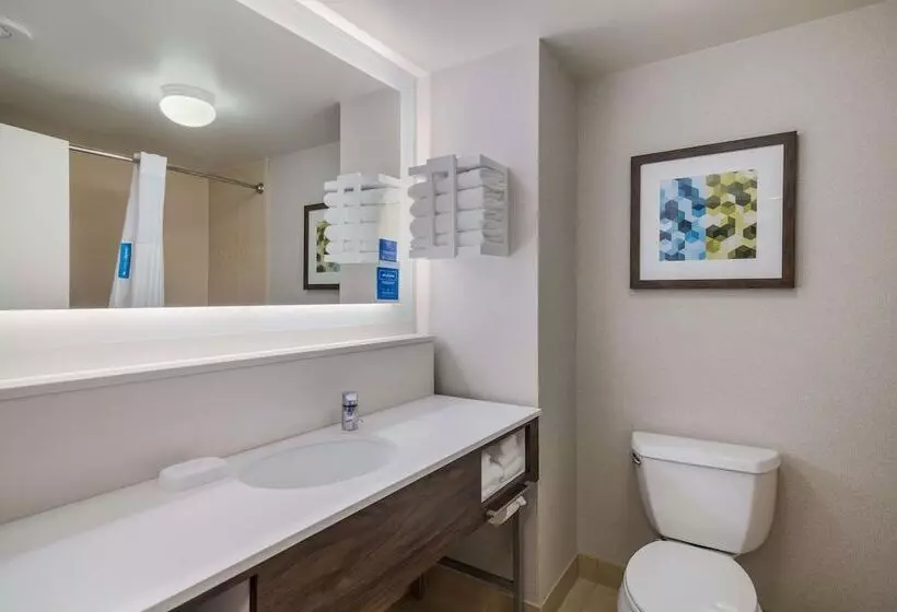 اتاق استاندارد, Hampton Inn & Suites Plattsburgh