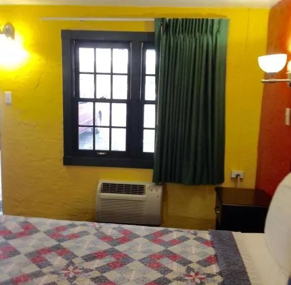 キングサイズベッドのスタンダードルーム, Holly Motel Southampton