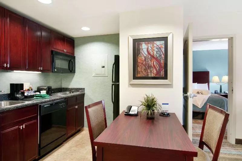 キングサイズベッドのスイートルーム, Homewood Suites Slidell