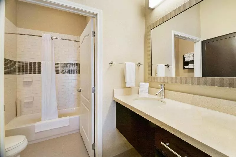 キングサイズベッドのスイートルーム, Staybridge Suites Longview, An Ihg