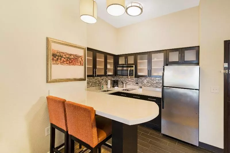 キングサイズベッドのスイートルーム, Staybridge Suites Longview, An Ihg