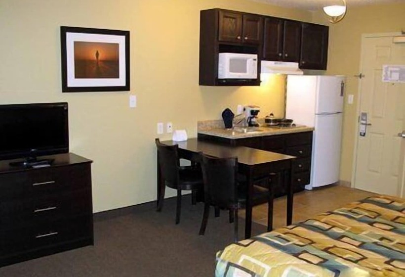 جناح, Suburban Studios Near Camp Lejeune