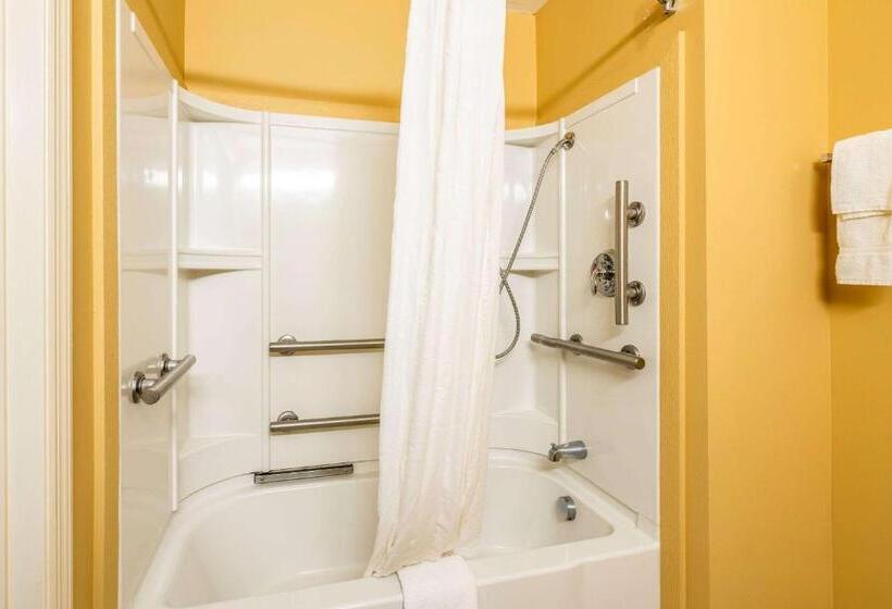 إستوديو قياسى, Suburban Studios Near Camp Lejeune