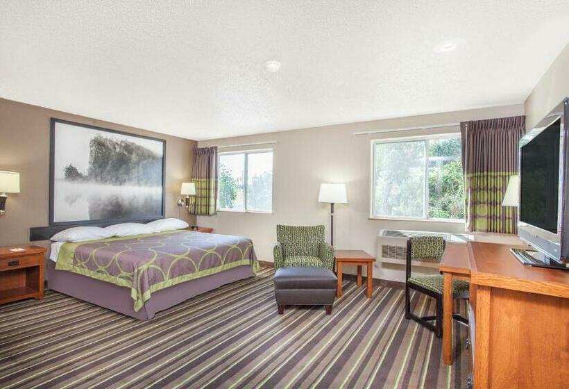 Люкс Deluxe Кровать Кинг, Super 8 By Wyndham Richlands/claypool Hill Area