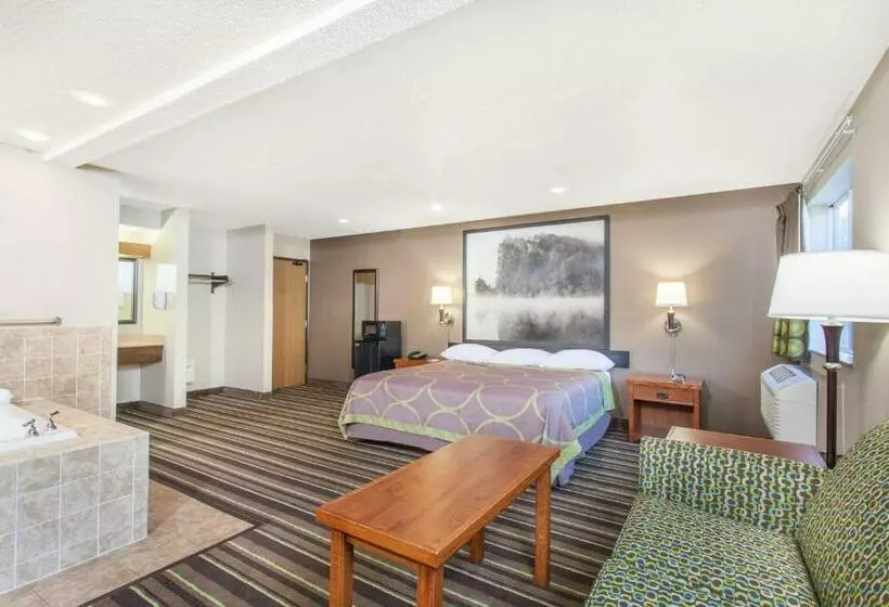 デラックススタジオ, Super 8 By Wyndham Richlands/claypool Hill Area