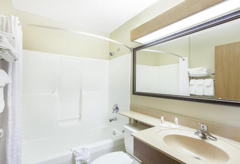 Люкс, Super 8 By Wyndham Richlands/claypool Hill Area