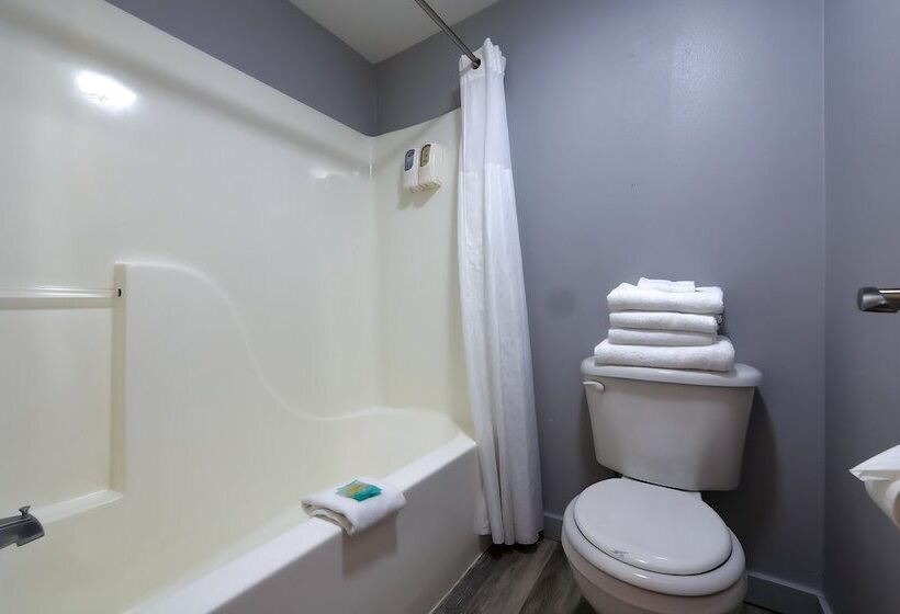 غرفه قياسيه سريرين مزدوجين, Oyo Waves Hotel Newport Or Nye Beach