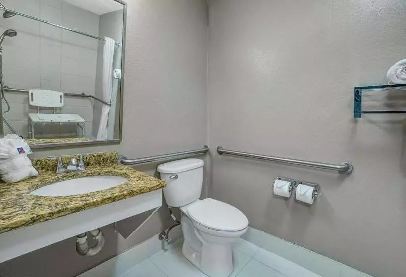 Standard Neljän Hengen Huone, Motel 6front Royal, Va