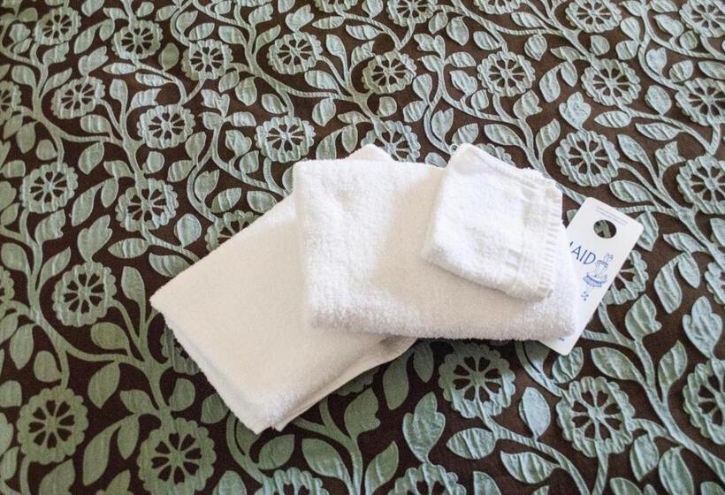 스위트, Boardwalk Hotel Charlee & Apartments Beach Hotel Oceanfront