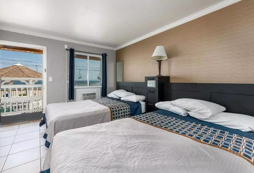 オーシャンビュースタンダードルームバルコニー付き, Boardwalk Hotel Charlee & Apartments Beach Hotel Oceanfront