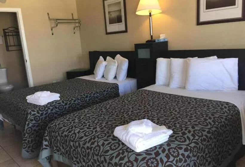 オーシャンビュースタンダードルームバルコニー付き, Boardwalk Hotel Charlee & Apartments Beach Hotel Oceanfront