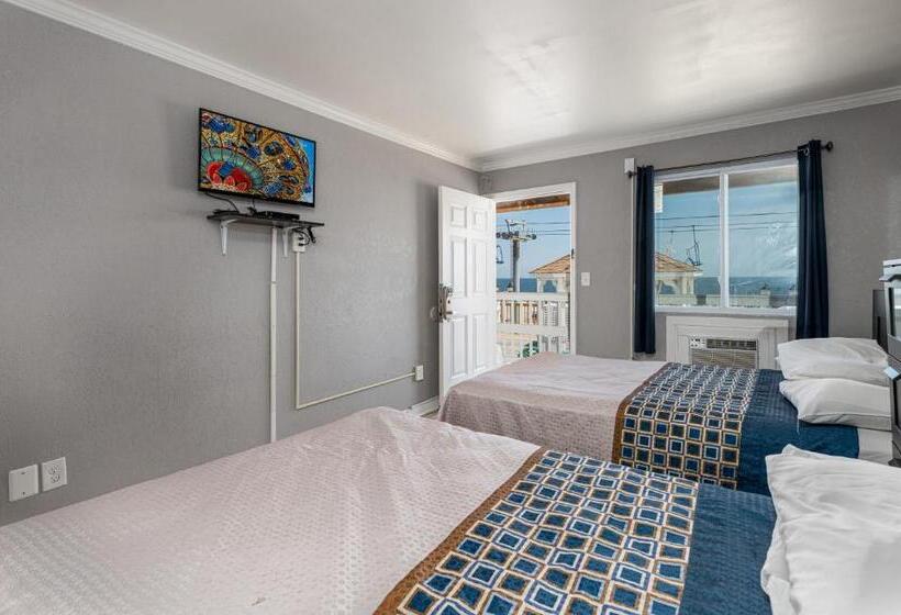 غرفة قياسية مطلّة علي البحر مزوَّدة بشُرفة, Boardwalk Hotel Charlee & Apartments Beach Hotel Oceanfront